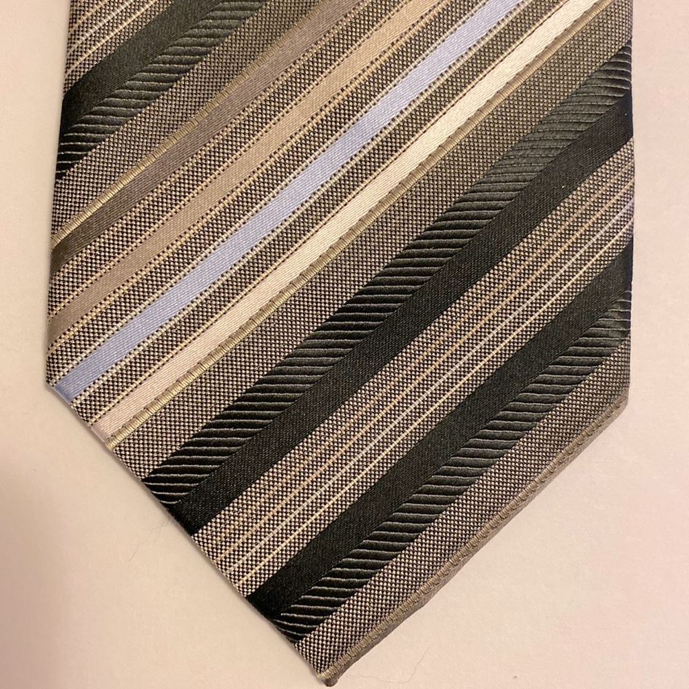 ALEXANDER JULIAN COLOURS 💯 polyester striped men’s extra long tie 69”x 3.5”
